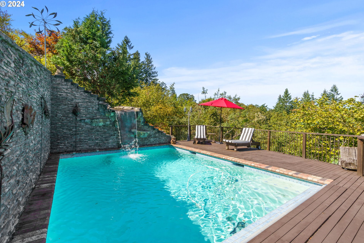 Skylands Estate With Panoramic Views